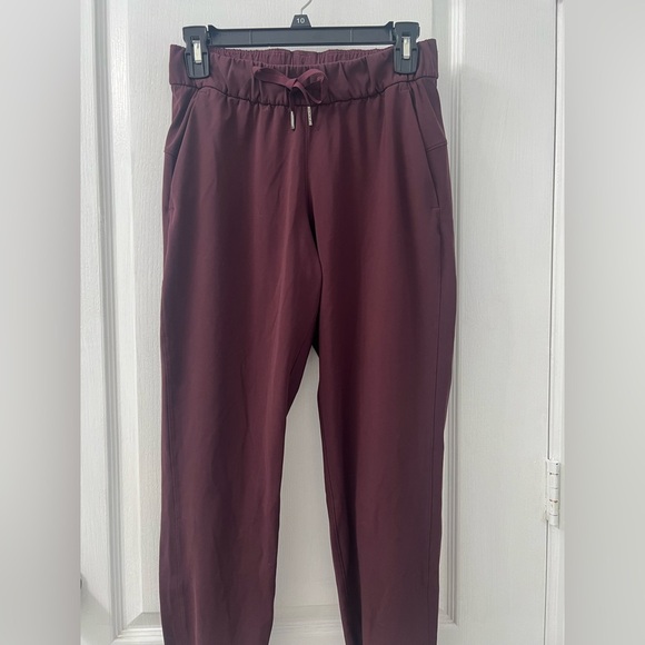 Lululemon On the Fly Jogger *Luxtreme 25" Cassis (Size 4) - Picture 5 of 10
